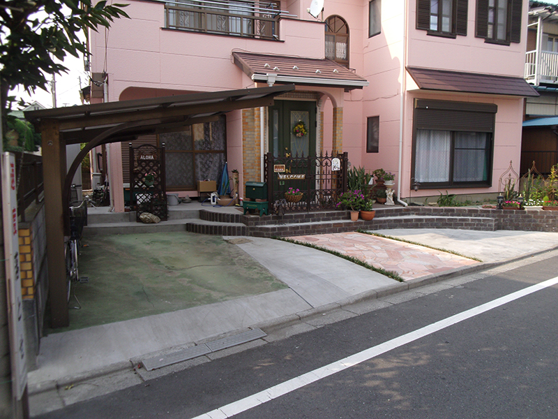 建物の色合いと雰囲気に合わせたオープン外構